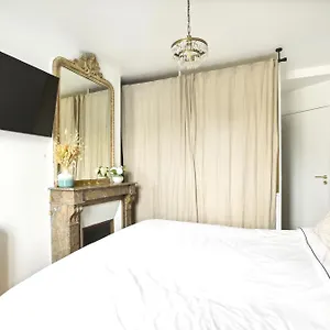 Stunning Architect Near Le Marais Paris