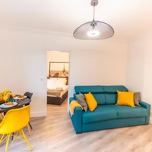 Enjoy The Traditional Parisian Life Appartement